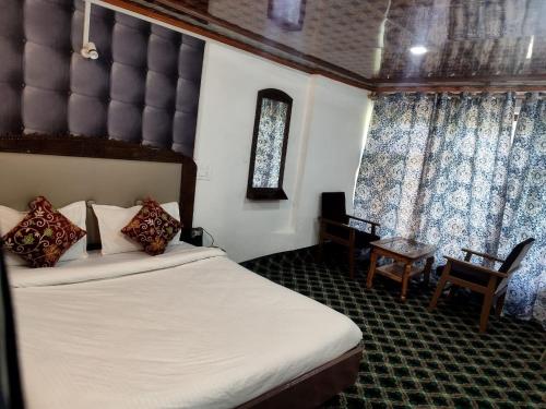 Hotel Crown Pine Pahalgam – Photos 2
