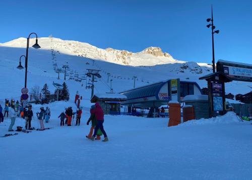 Tignes le lac, au pied des pistes, Ski in-out.