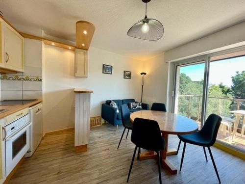 Duplex confortable à Quiberon - 2 pièces, 4 pers., 38m², balcon, parking, animaux acceptés - FR-1-478-40