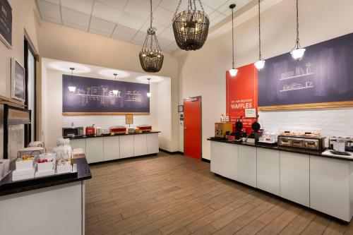 Køkken eller tekøkken på Hampton Inn Belmont at Montcross