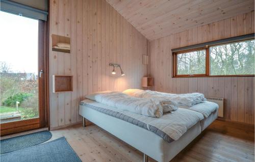 Postel nebo postele na pokoji v ubytování Lovely Home In Ebeltoft With Sauna