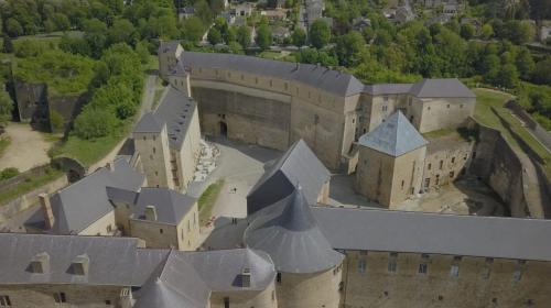 Ett flygfoto av Superbe appartement face au Château - 2 chambres - Netflix/Canal+