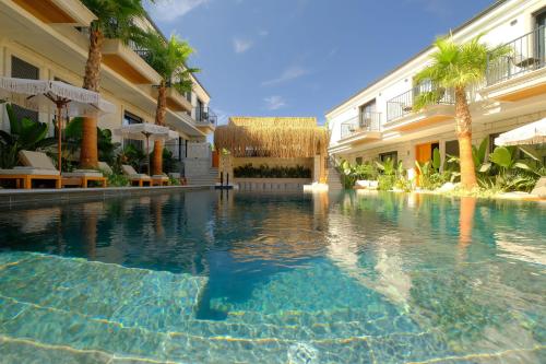 Bazén v ubytování Surga Alaçatı nebo v jeho okolí