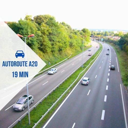 a highway with cars driving on a highway at Le Domaine du Pavillon • L'idyllique en Brenne in Nuret-le-Ferron