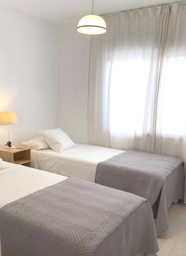 Gorgeous Sea Views and Great Location! photo 2