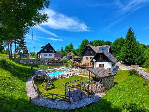 Πισίνα στο ή κοντά στο Plitvice Etno House III