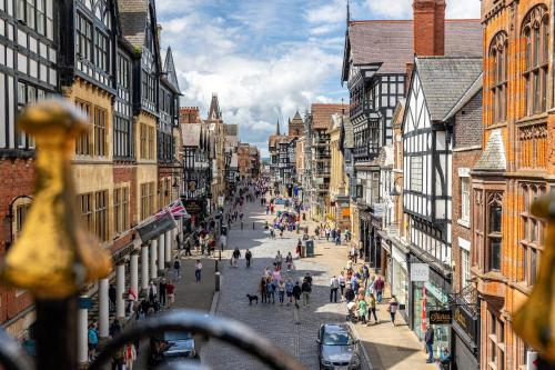 Гости Insta-worthy Loft on Historic Chester Rows, Sleeps 4 & Free Parking