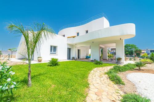 Κήπος έξω από το Villa Valeria