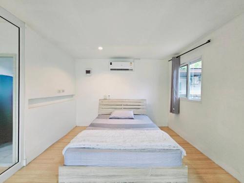 Fotografie z fotogalerie ubytování บ้านสวนนวิน 5 v destinaci Sattahip