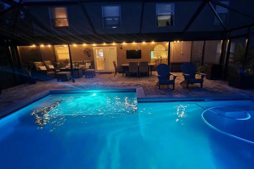 Πισίνα στο ή κοντά στο Spacious 6BR Pool Home in Ocala