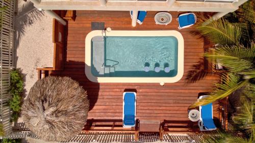 La Perla Azul Beach House with Pool and 4 seater cart