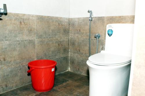 A bathroom at Sandy Wood House Ooty - 2Bhk Villa
