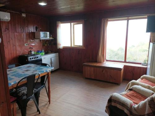 Kuchyň nebo kuchyňský kout v ubytování El Urco Chiloé - Cabaña El Caleuche