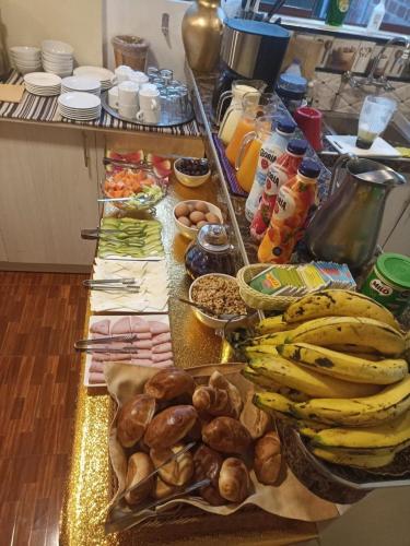 ゲストハウスの敷地内または近くでの食事または食べ物