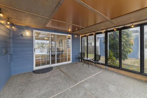 Φωτογραφία από το άλμπουμ του Matia Sandy Point Neptune Beach Private Dock σε Ferndale