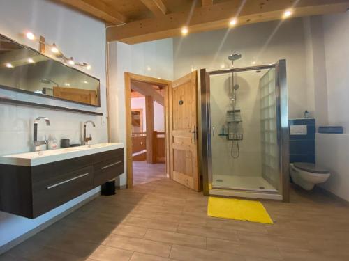 Ванна кімната в Chalet La Chapelle-d'Abondance, 6 pièces, 10 personnes - FR-1-692-87
