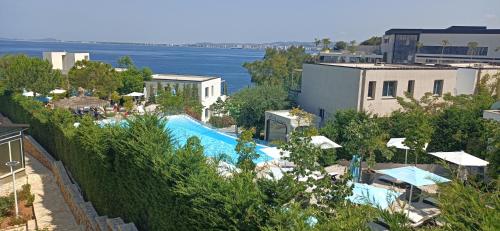 Πισίνα στο ή κοντά στο Artemis Beach House