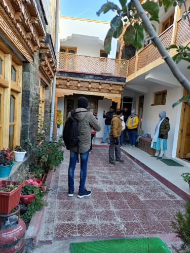Επισκέπτες που μένουν στο Himalayan Regal House