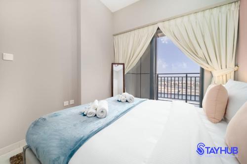 Paradise Found: 1BR Canal View