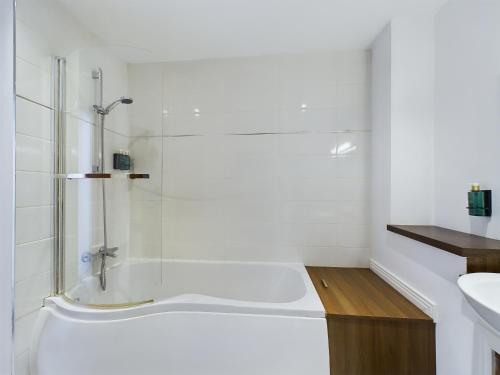 Ένα μπάνιο στο Fitzrovia Mansion Apartments in Belfast's Cathedral Quarter