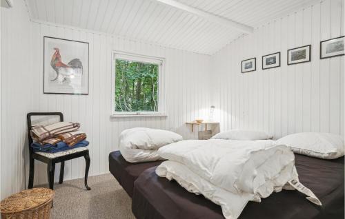 Postel nebo postele na pokoji v ubytování 3 Bedroom Gorgeous Home In Thyholm