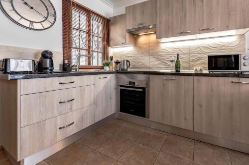 A kitchen or kitchenette at Windsor Panoramic Las Americas