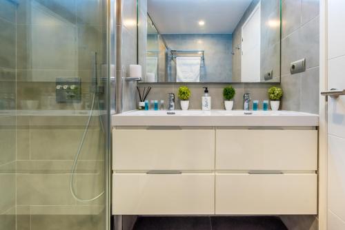 WintowinRentals Executive apt in OCEAN HOUSE Complex