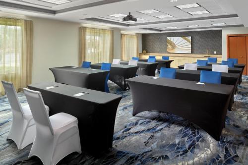 Kawasan bisnes dan/atau bilik persidangan di Fairfield Inn & Suites Warner Robins