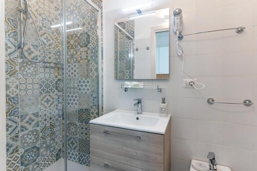 Ένα μπάνιο στο Doctor Guest House