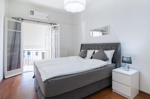 Midtown Apartment by CorfuEscapes