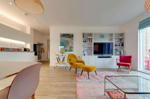 Foto Pass the Keys Stunning and Spacious Modern Flat - Own Car Park 5