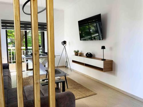 2 Bedroom Family Apartment with Free Parking