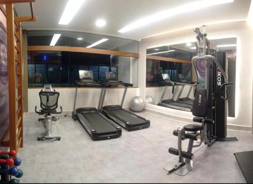 The fitness centre and/or fitness facilities at Mana Beach Experience