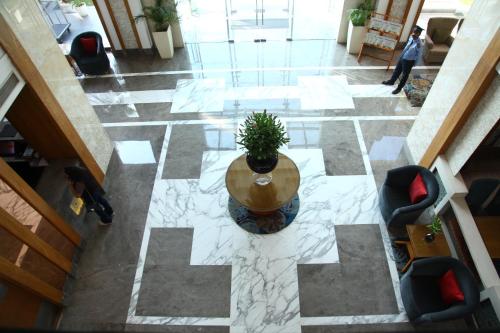 Posezení v ubytování The Place Gurugram, a member of Radisson Individuals