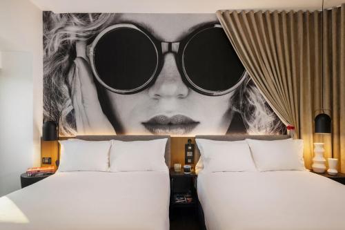 Hotel Indigo Melbourne on Flinders, an IHG Hotel Image