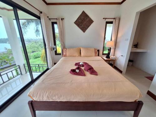 Seabreeze @ Koh Makにあるベッド