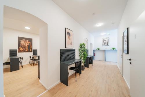 Chic Central City Rooms by Home2