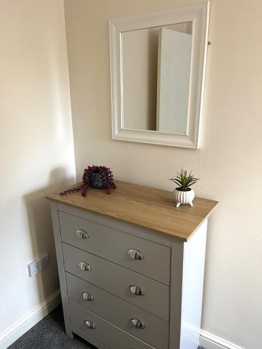 Fotografie z fotogalerie ubytování Claygate Place - Entire 2 Bed House, Off Street Parking - Perfect For Holiday Breaks or Contractors v destinaci Nottingham