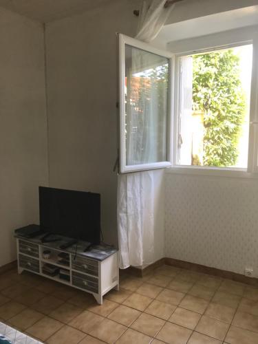Μια τηλεόραση ή/και κέντρο ψυχαγωγίας στο Le pré du val