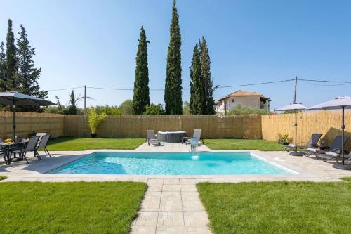 Πισίνα στο ή κοντά στο Villa D&J by "elite"