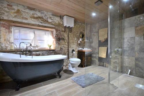 Un baño de The Old Forge