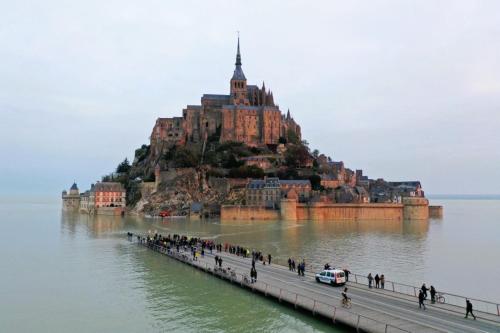 Belle maison de vacances entre Saint-Malo et Mont-Saint-Michel. Le Clos Fleuri