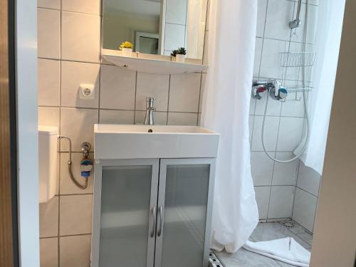 Phòng tắm tại Ferienwohnung strandnah im Haus Frauenpreiss 56