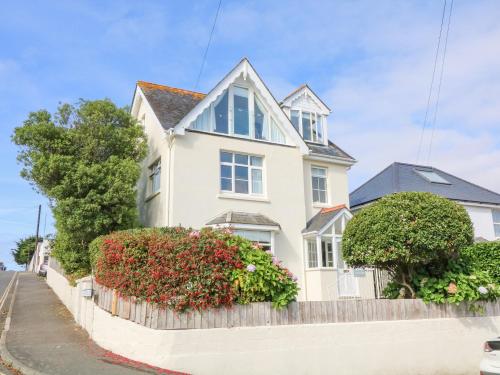 Marine Cottage – Photos 2