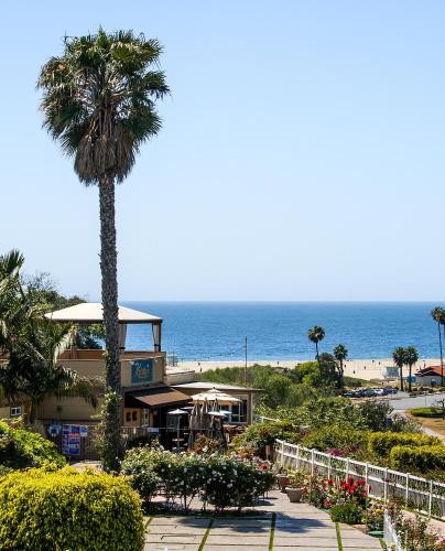 Malibu Country Inn – Photos 2