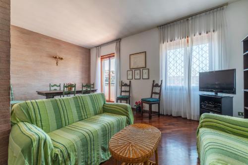 GuestHost - Flaminio Apartment panoramic view with terrace