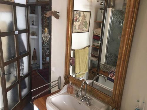 Koupelna v ubytování Grande maison de ville atypique - 4 nuits mini