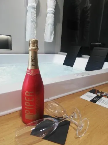 ZOE LUXURY SUITES photo 10