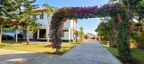 Villa Lilly Sea View Private Poolにある庭