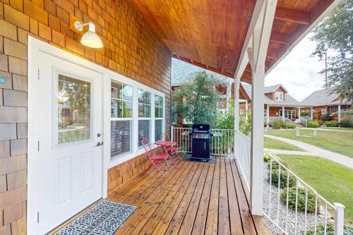 Taman di luar Serenity Bungalow